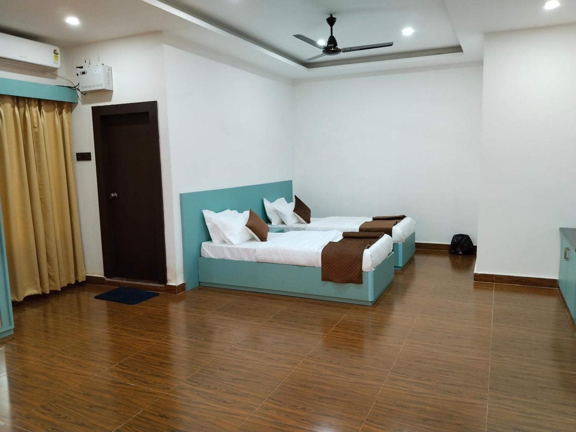Griha Laxmi Hotel Dibrugarh 外观 照片